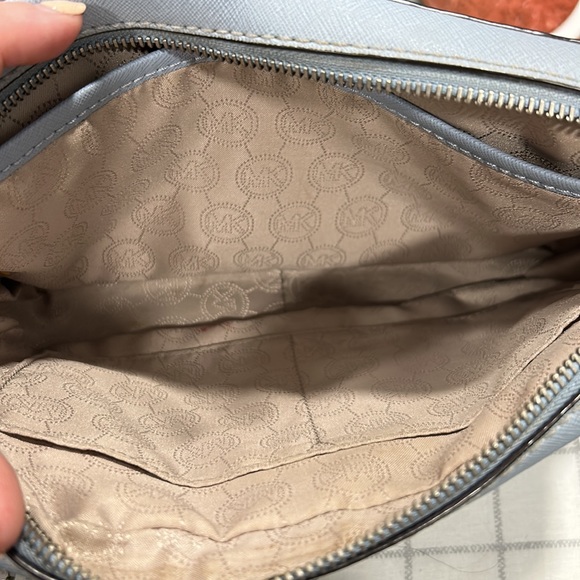 Michael kors crossbody - Picture 5 of 6